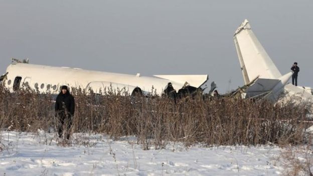 درپی سقوط یک هواپیمای مسافربری در قزاقستان پانزده تن جان باختند