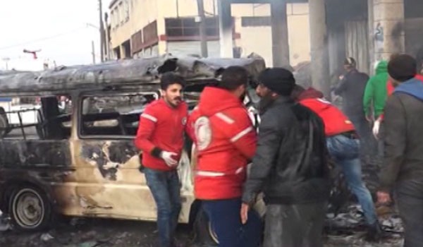 درحملات هوایی به یک بازار در شهر ادلب سوریه هجده غیرنظامی کشته شدند