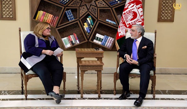دیدار رییس اجرایی حکومت با کاردار سفارت آمریکا در کابل
