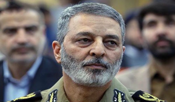 فرمانده کل ارتش ایران: آمریکا جرات انجام حمله به ایران را ندارد