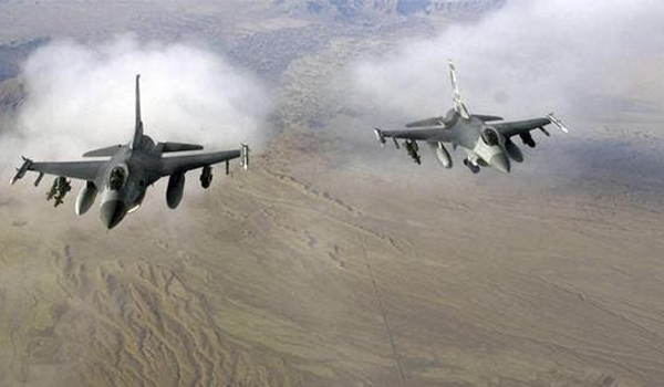 حمله هوایی نیروهای امریکایی بر مواضع طالبان در هلمند