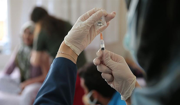 وزارت صحت عامه: تاکنون یک اعشاریه هشت ملیون تن در کشور واکسین کرونا دریافت کرده‌اند