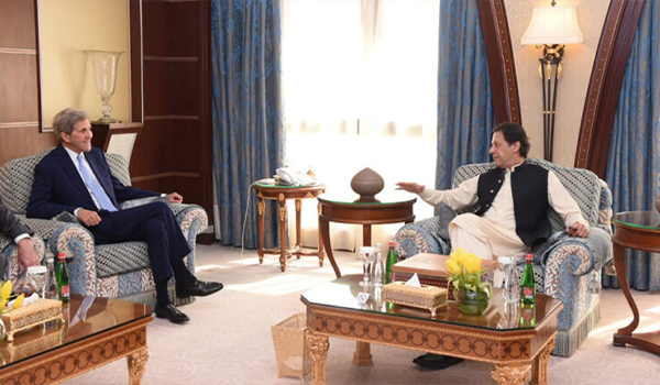 دیدار نخست‌وزیر پاکستان با نماینده‌ی ویژه‌ی امریکا در امور اقلیم در مورد افغانستان