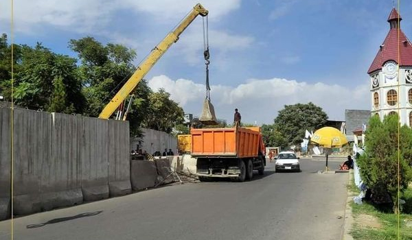 شهرداری کابل: در ماه‌‌های اخیر ۹۰ مسیر مسدود شده با موانع کانکریتی را بازد کردیم