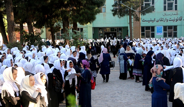 امیری: تعلیم دختران میان رهبران امارت اسلامی دو دسته‌گی ایجاد کرده‌است