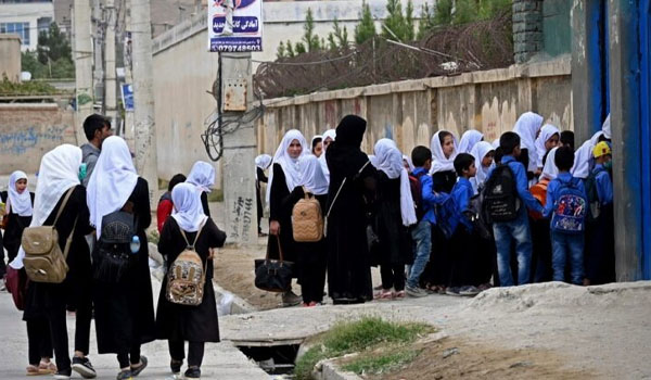 موجودیت اختلاف میان اعضای امارت اسلامی در مورد بازگشایی مکتب‌های دختران