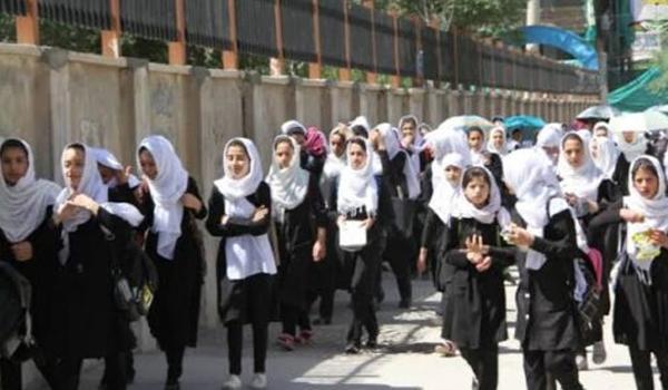اعتراض زنان در برابر مکتب‌ها در پیوند به بسته‌ماندن مکتب‌های دختران