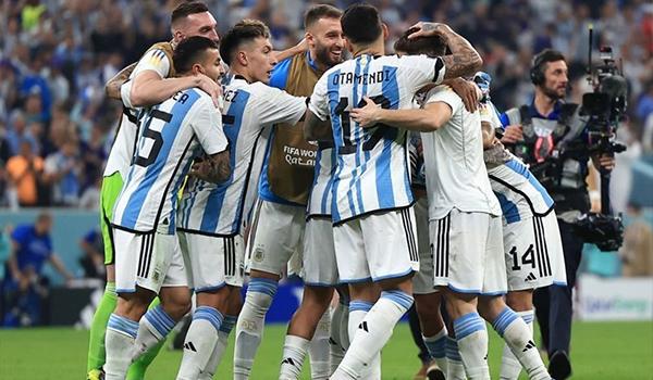 صعود قاطع ارجنتاین به فینال با جادوی مسی، کرواسیا به بازی رده‌بندی رفت