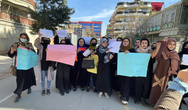 ادامۀ نگرانی‌ها از وضعیت زنان افغانستان همزمان با رسیدن هشتم مارچ روز همبستگی زنان جهان