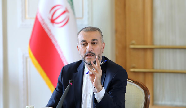 انتقاد وزیر خارجه ایران از تحریم‌های امریکا و دیگر کشورها علیه این کشور