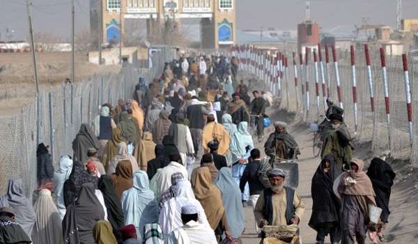 رسانه‌های پاکستان: پس از تسلط حکومت سرپرست ۶۰۰ هزار مهاجر افغانستان به پاکستان پناه برده‌‌اند