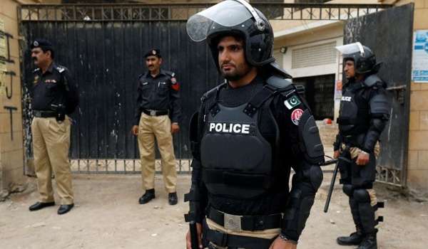 بازداشت دست‌کم ۱۲۱ مهاجر افغانستان در شهر کراچی پاکستان