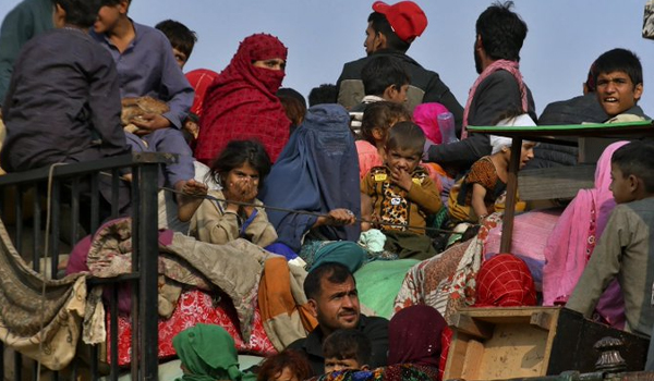 واکنش حکومت سرپرست به اخراج اجباری مهاجران افغانستان از پاکستان