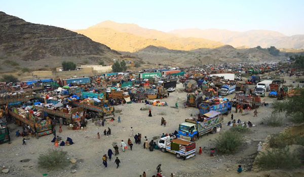 واکنش معین سیاسی وزارت خارجه بر اخراج پناه‌جویان افغانستان از پاکستان