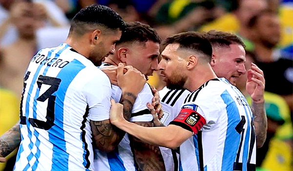 تیم ملی فوتبال آرجنتاین در شبی پرحاشیه موفق شد در خانه برزیل به برتری دست پیدا کند