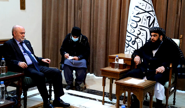 دیدار سینیرلی‌اوغلو با مولوی عبدالکبیر؛ حکومت سرپرست بایست شماری از کنوانسیون‌های بین‌المللی را رعایت کند